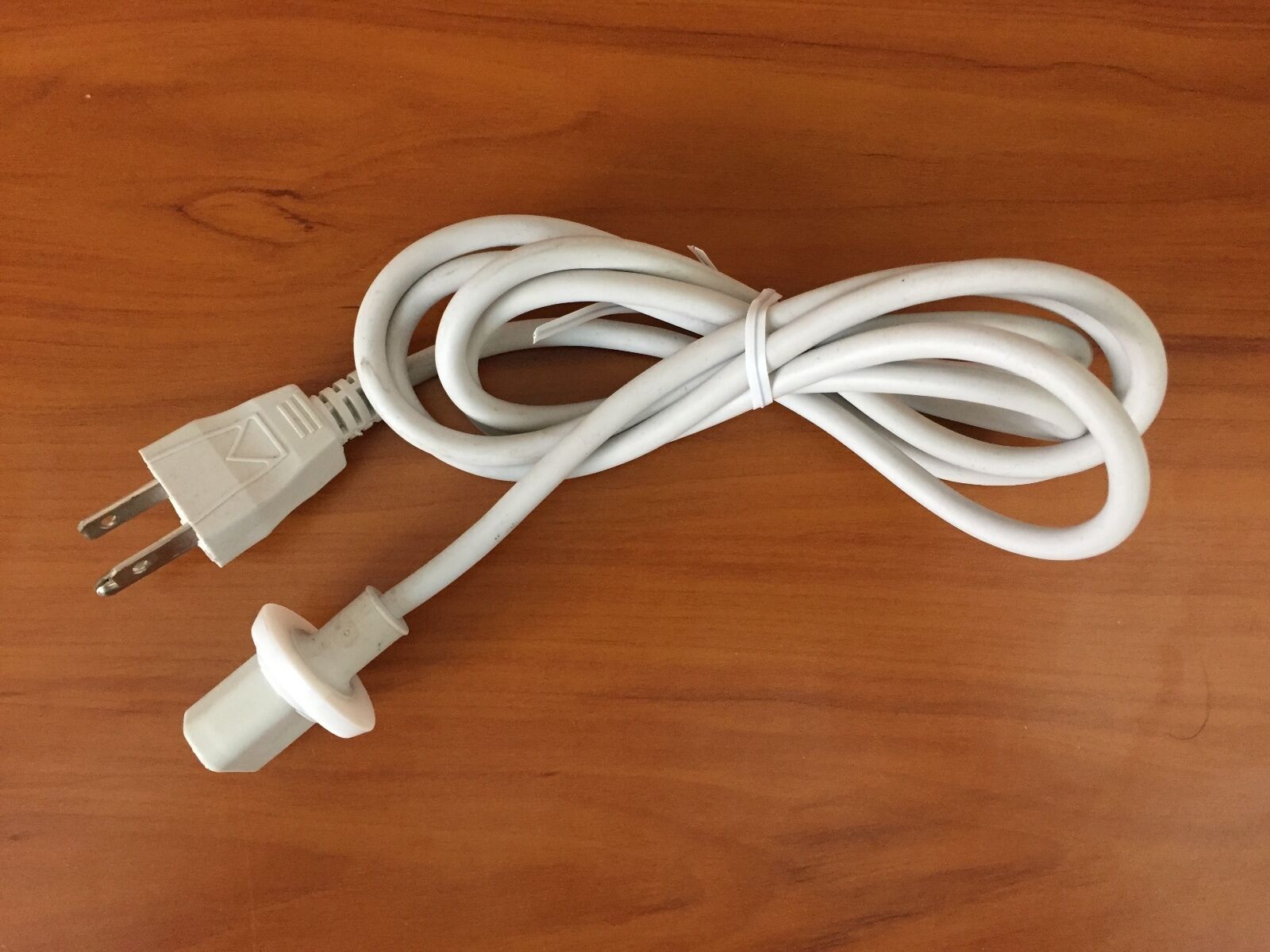 Apple Genuine OEM eMAC 6 ft. Power Cord Volex PS204 (1 Pack)