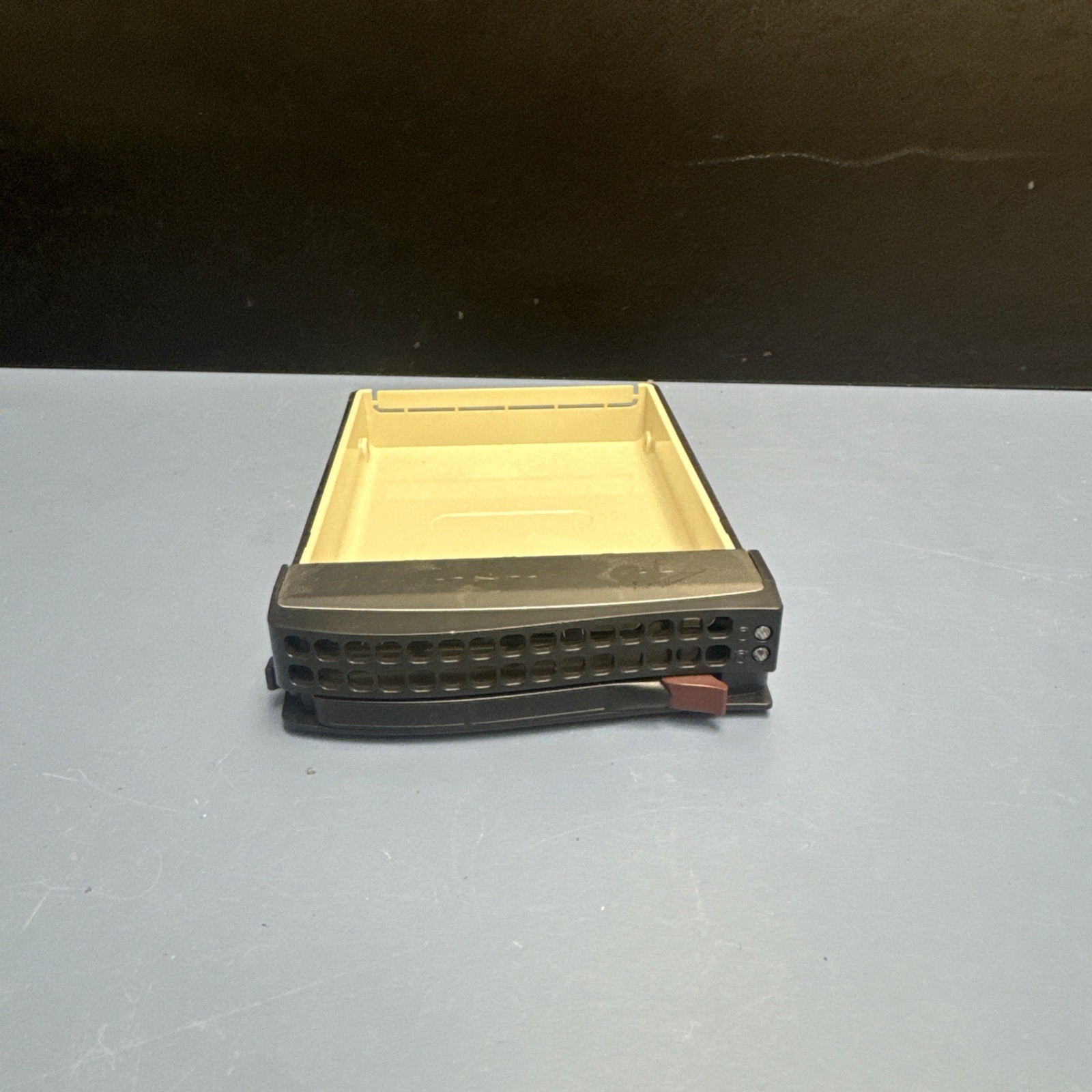 SUPERMICRO 01-SC93301-XX00C104 3.5" LFF HDD SERVER DRIVE TRAY