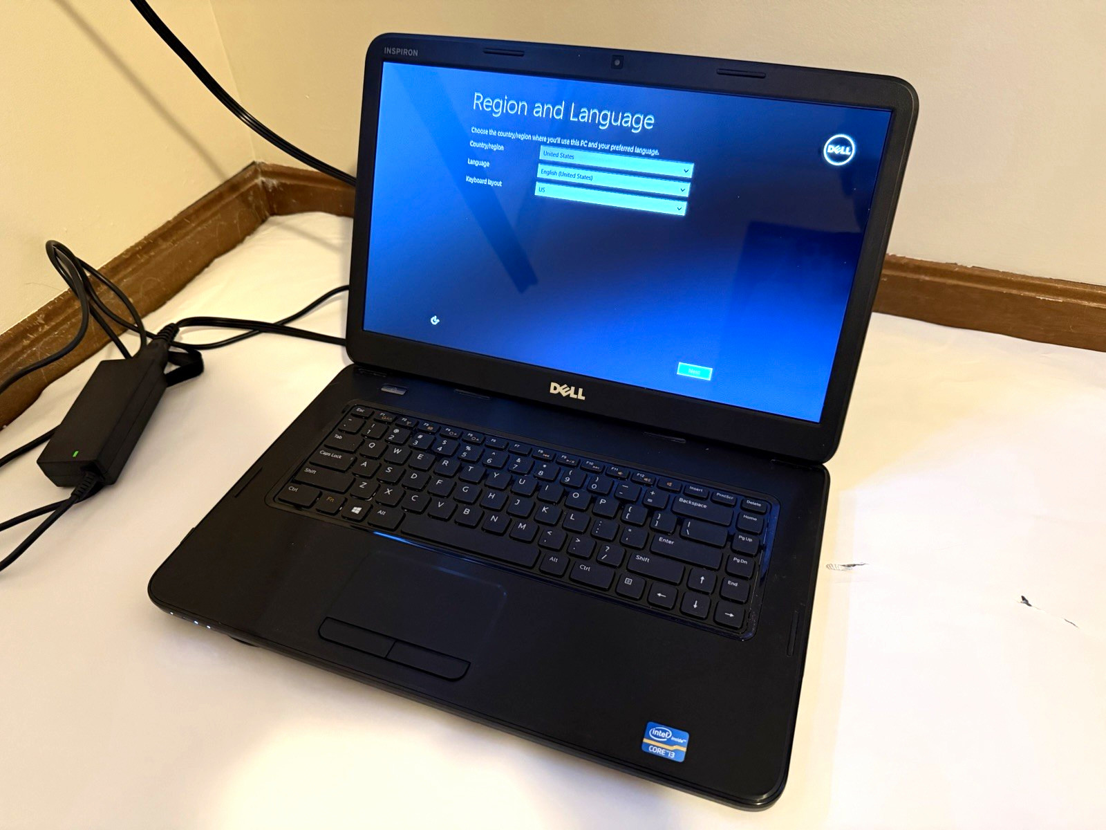 Dell Inspiron 3520 Intel i3-2370M 2.4GHz 4 GB Works Great