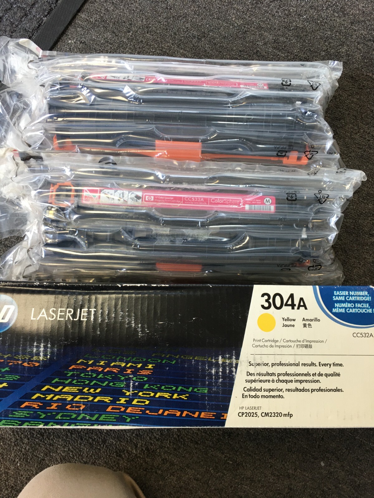 Set 3 Genuine HP toner 2X CC533A &1X CC532A new old stock-expired