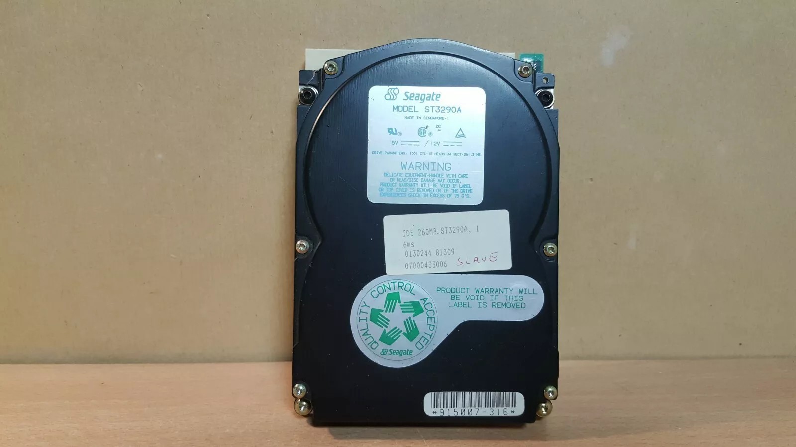 Seagate ST3290A 261,3 MB HDD 3,5' 3,800 RPM 64KB Cache IDE Hard Disk Drive
