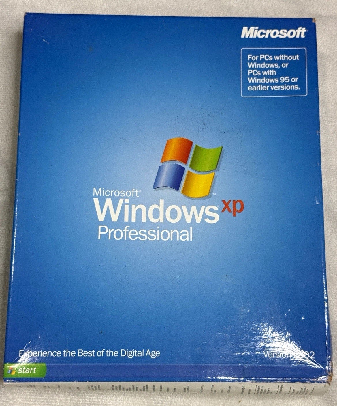 Microsoft Windows XP Professional Sealed Retail 2001 Original E86-01011 NEW