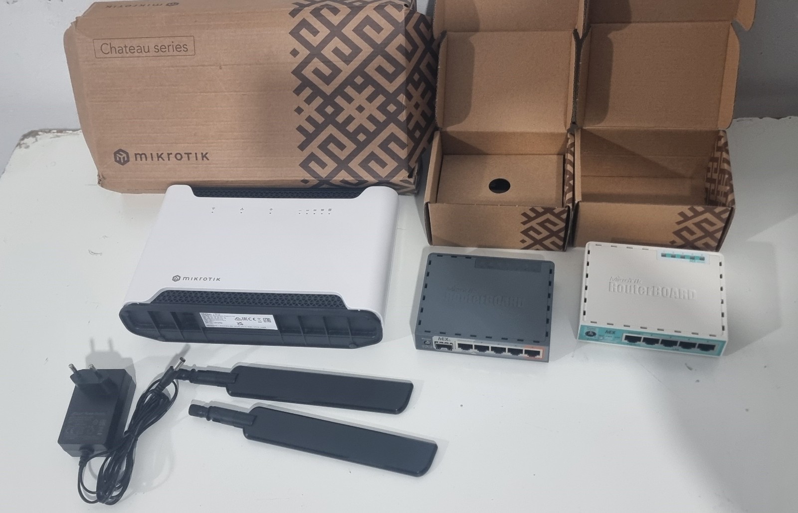 Lot of Mikrotik Chateau Lte12 RBD53G , Hex Routers