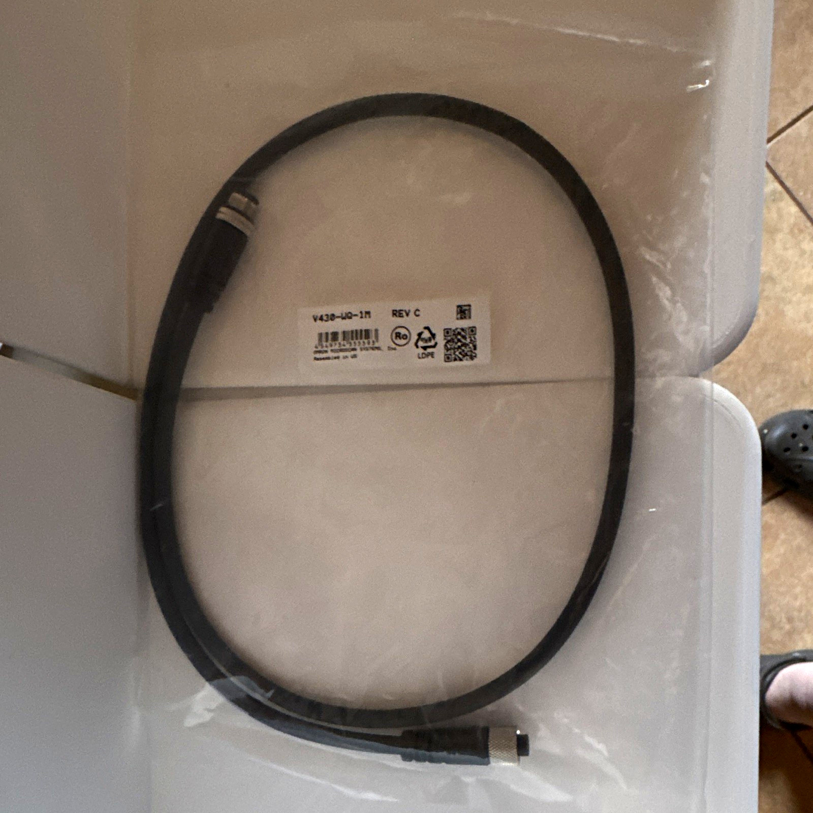 NEW Omron V430-WQ-1M Rev C MicroHAWK QX-1 M12 Interconnect Cable 1M