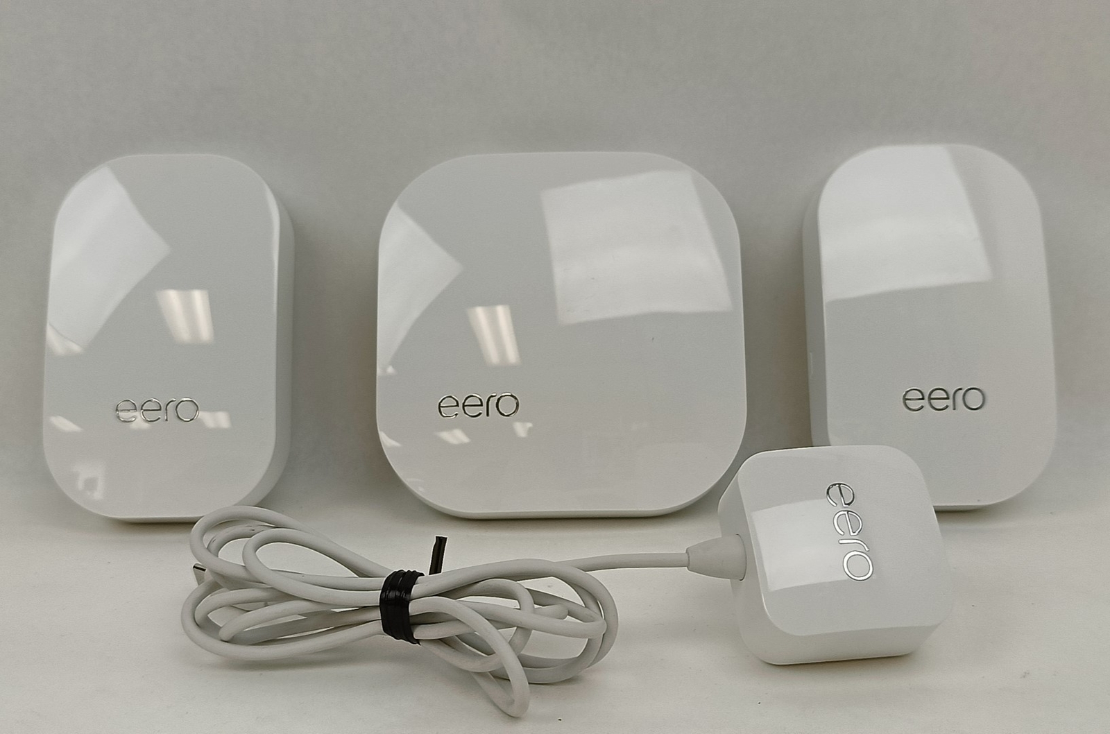 Mesh Wi-Fi 5 System (1 eero + 2 eero Beacons) 2nd Generation M010301 - White - U
