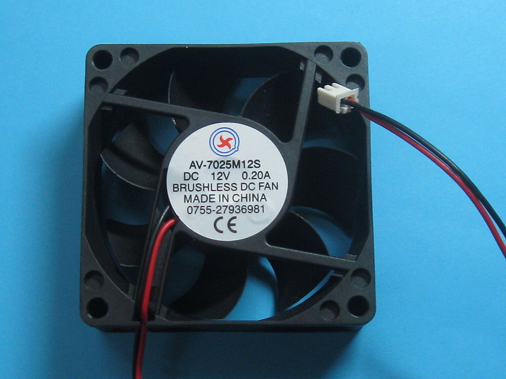 1 pcs Brushless DC Cooling Fan 12V 7025S 11 Blade 70x70x25mm 2pin Sleeve Bearing
