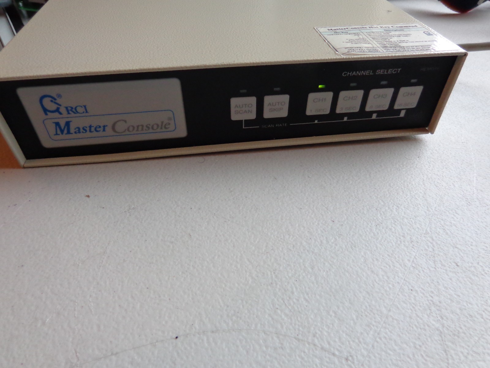Raritan Computer  MCP4 4-Port Console. 115V/230V 60/50Hz 0.2/0.1A