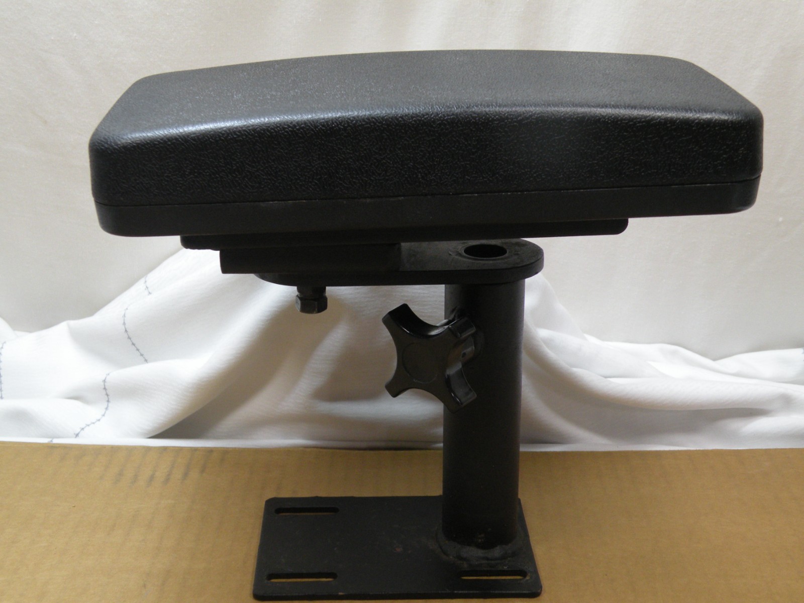 Havis 30-001186 Car Console Arm Rest w/ C-ARM-104 Mount/Bracket (8)