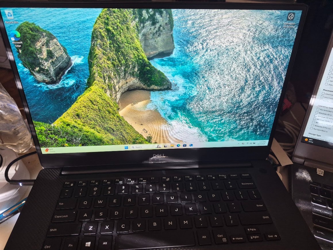 Dell XPS 15 9570 15.6"  i7-8750H 8GB 512GB SSD WIN 11 PRO GeForce GTX 1050 Ti 4g