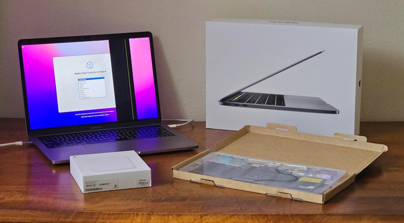 2017 Apple MacBook Pro 13" Touch Bar – 512GB SSD – 8GB RAM – For Parts or Repair