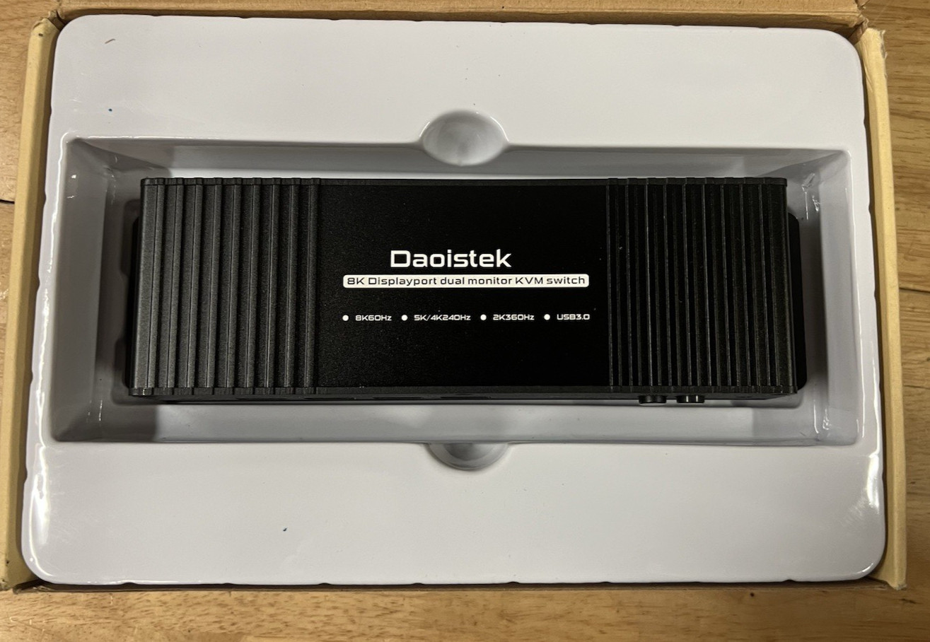GiantMatrix 8k Display Port Dual Monitor KVM Switch