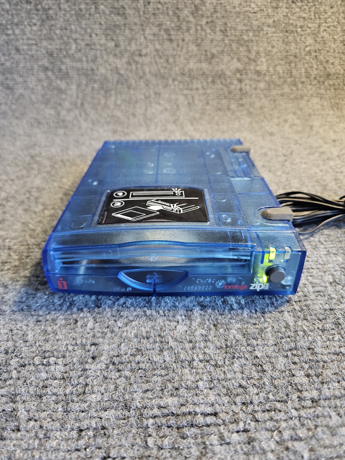 Iomega Zip 100 Blue Translucent USB-Powered External Drive Z100USB w Power Cord