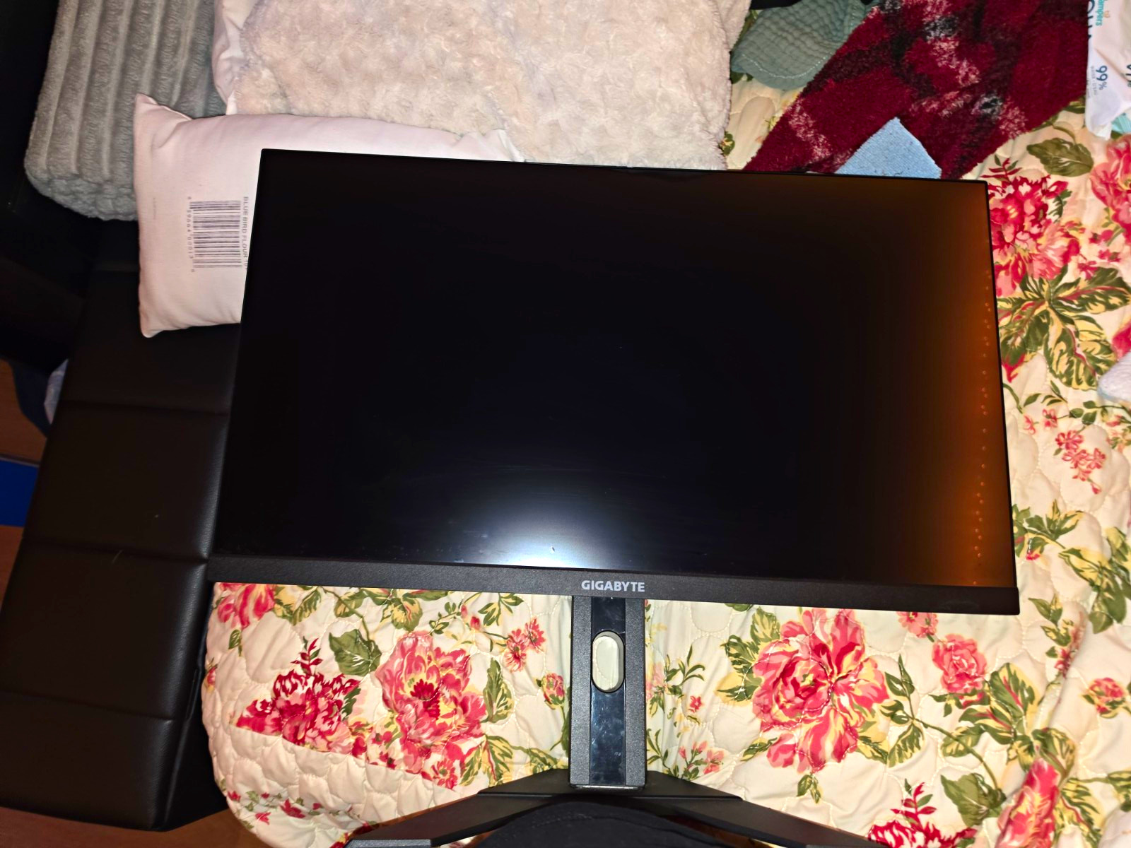 GIGABYTE M32U 32" 4K 144Hz 1ms Gaming Monitor HDR KVM USB-C HDMI/DP Black