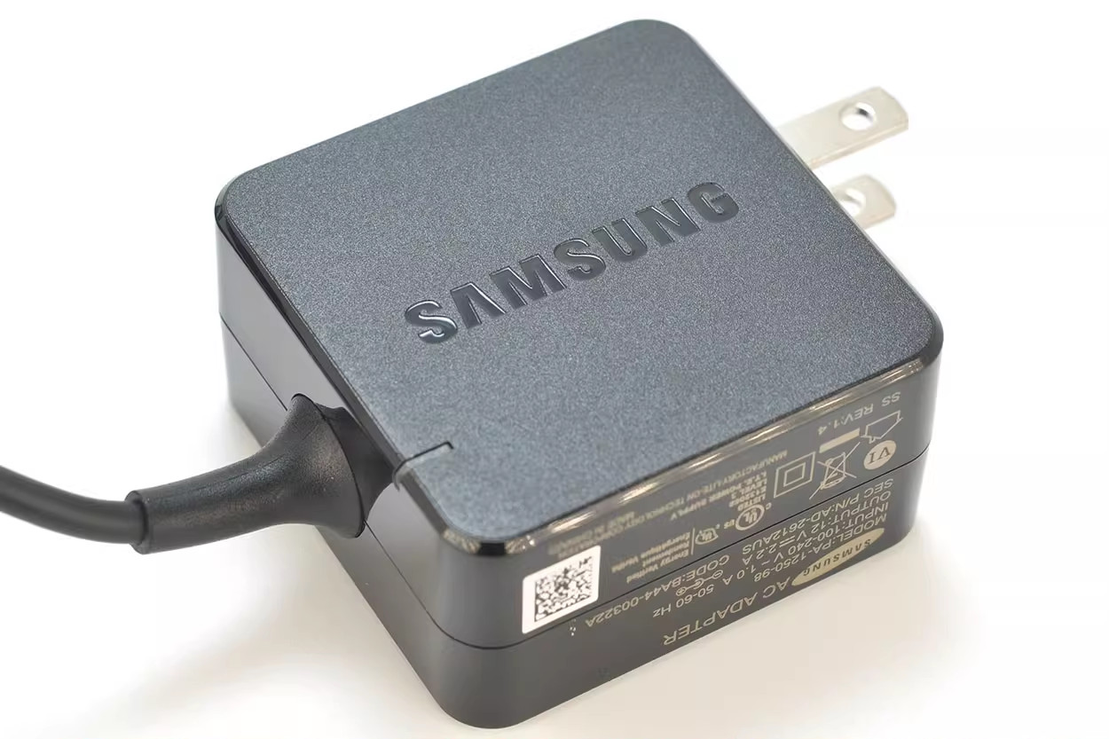 Genuine Samsung XE501C13K01US 26W 12V 2.2A Chromebook Charger AC Adapter
