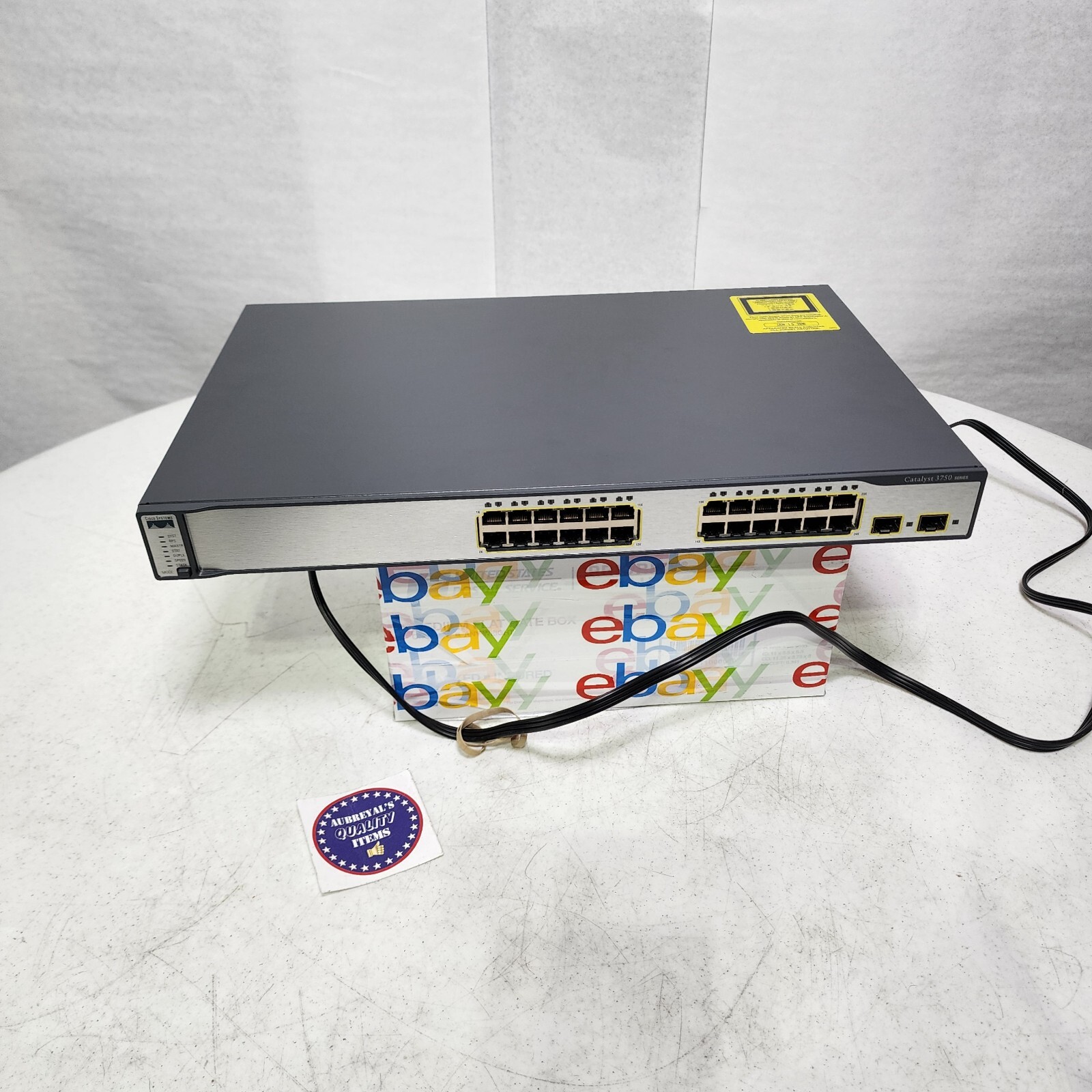 Cisco WS-C3750-24TS-S 24 Ethernet 10/100 ports Ethernet Switch