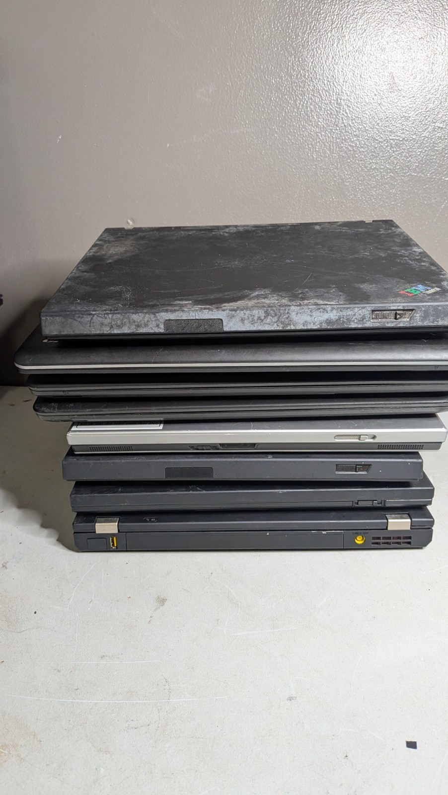 LOT OF 8 IBM Lenovo ThinkPad Legacy Laptops No HDD, No OS - BOOTS TO BIOS 