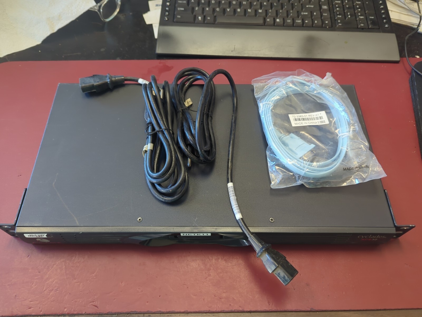 Avocent Cyclades ACS32 DAC (520-495-503) Console Server 32-Port with Ears
