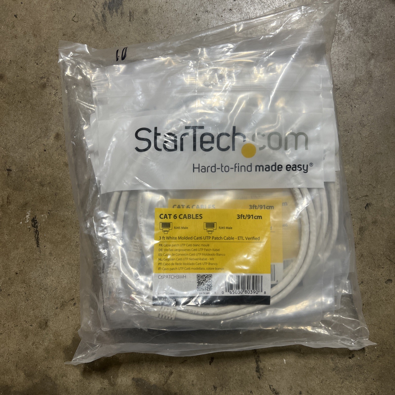 StarTech C6PATCH3WH 3Ft CAT6 Gigabit Ethernet Cable Molded RJ45 UTP Cord White