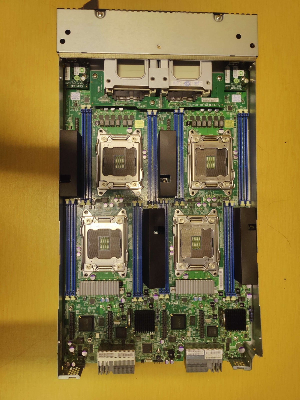 Supermicro SBI-7228R-T2X Server