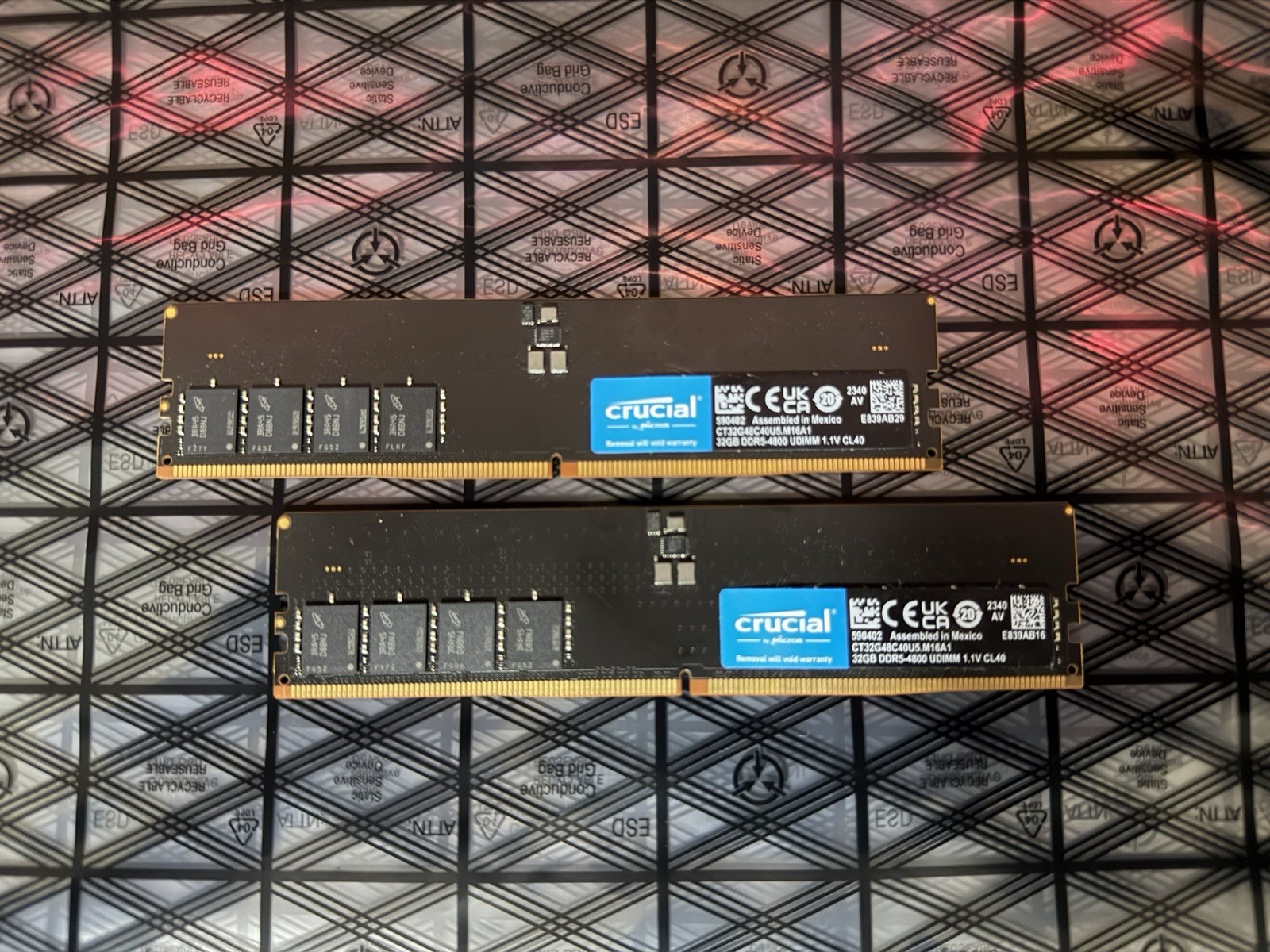 Crucial 64GB (2 x 32GB) PC5-38400 (DDR5-4800) UDIMM Memory (CT2K32G48C40U5)