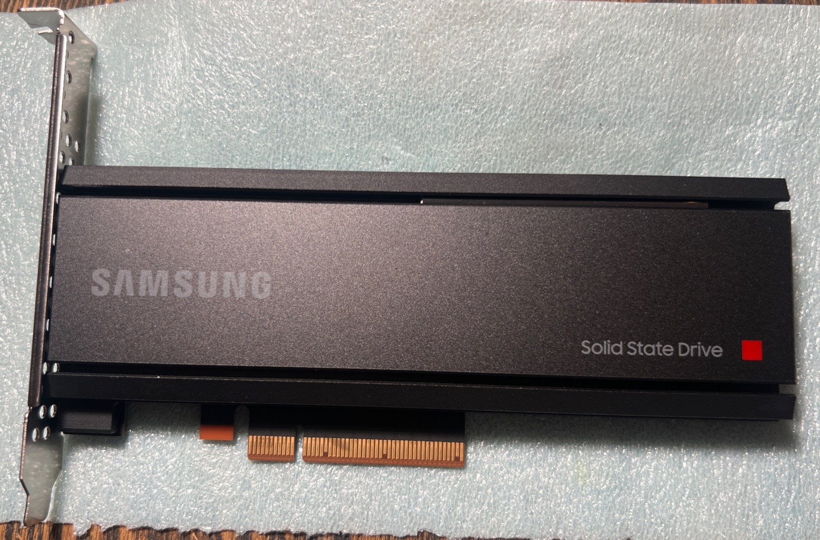 Samsung PM1735 3.2TB HHHL AIC PCIe 4.0 x8 NVMe Enterprise SSD MZ-PLJ3T20 3 DWPD