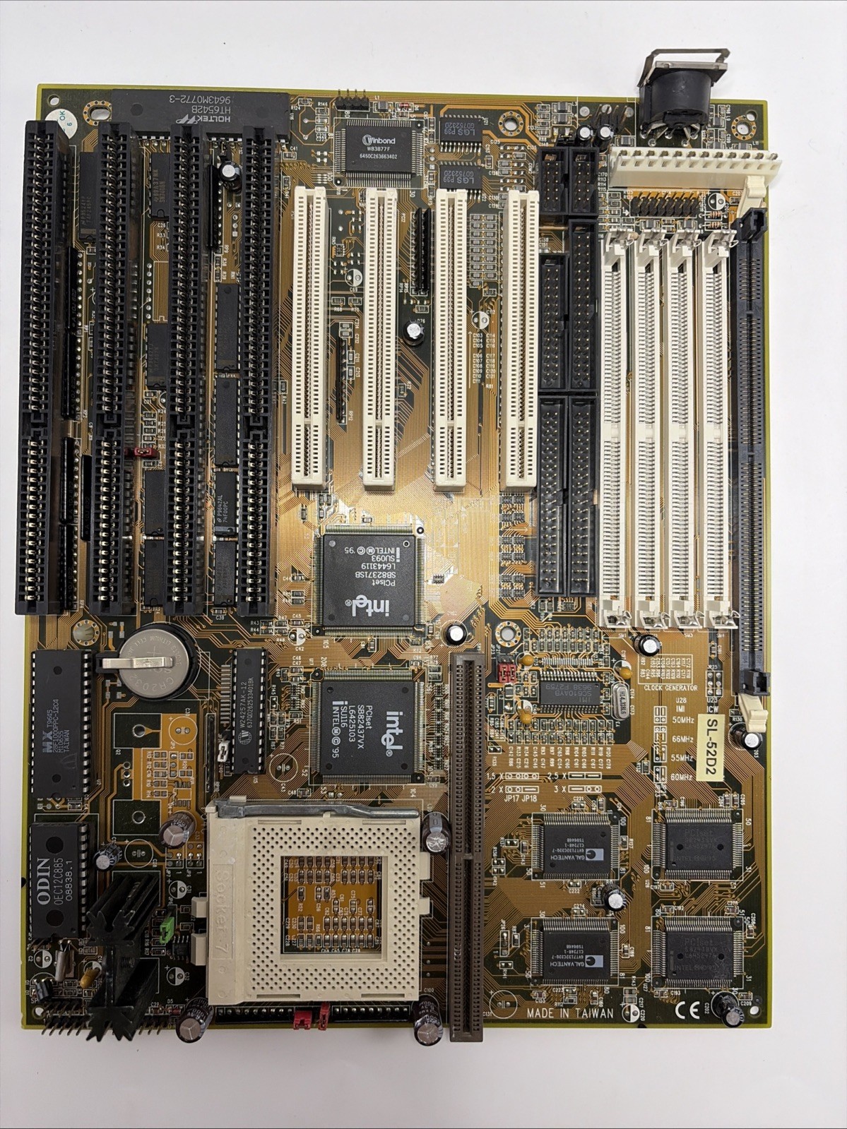 Soltek SL-52D2 Motherboard AT Socket 7 1 sdram, 4x72 pin simm 4x pci 4x ISA SLOT