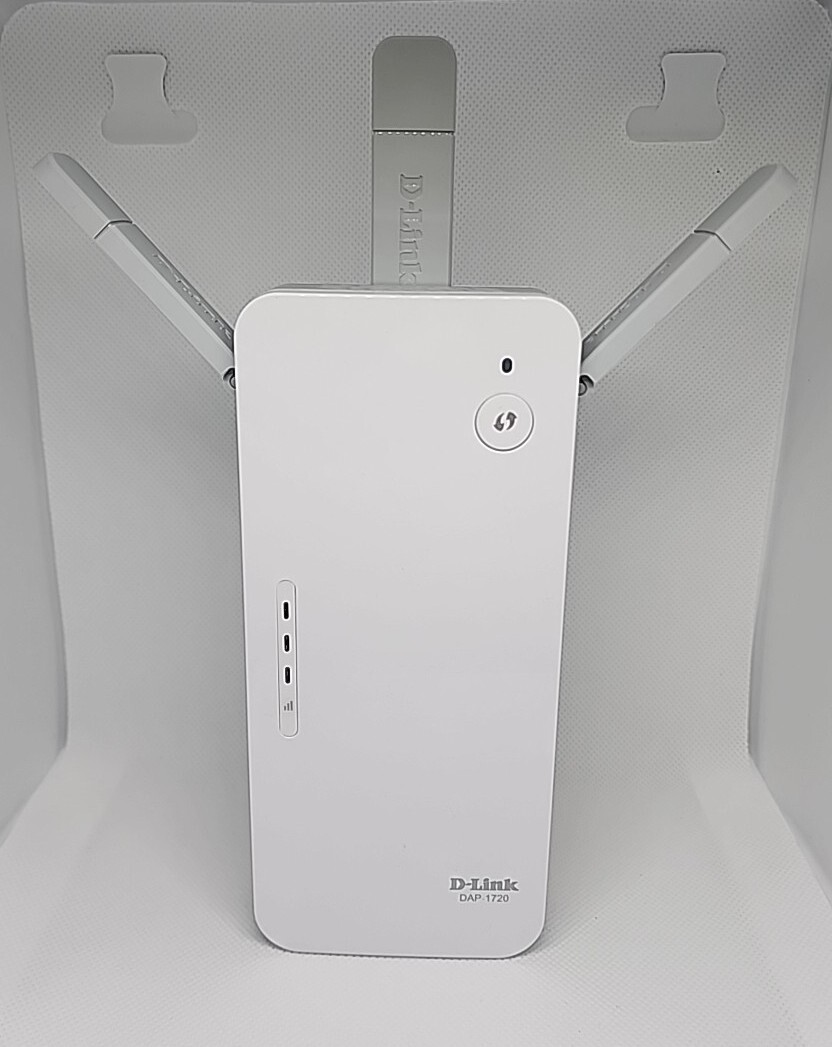 D-Link AC1720 Wi-Fi Range Extender Dual Band AC1750 Speeds External Antennas