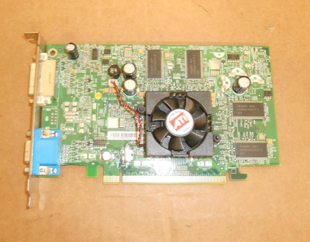 ATI CN-0P9222-69702-639-0454 VGA/DVI PCI-e x16 Video Card