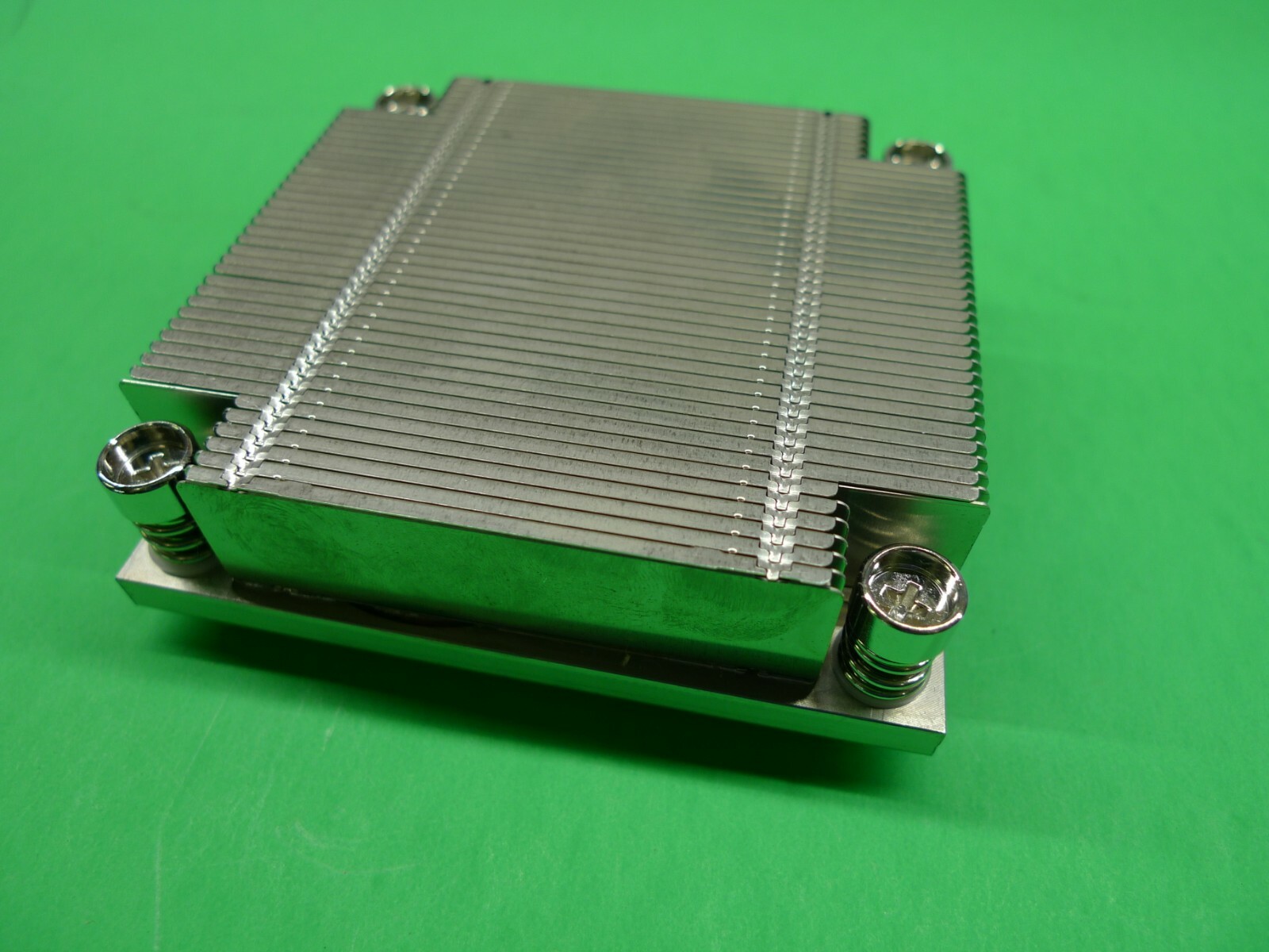 NEW GENUINE Dell PowerEdge R410 R415 Server Heatsink F645J