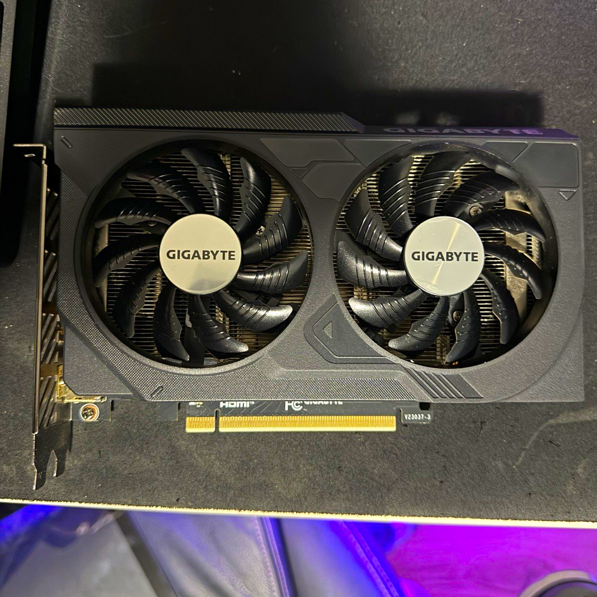 GIGABYTE NVIDIA GeForce RTX 4060 PCIe x16 HDMI Dual Fan Heatsink GPU