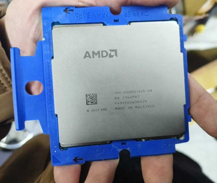AMD EPYC 9755 QS（ES）CPU SP5 128Cores  256 Threads Server Processors