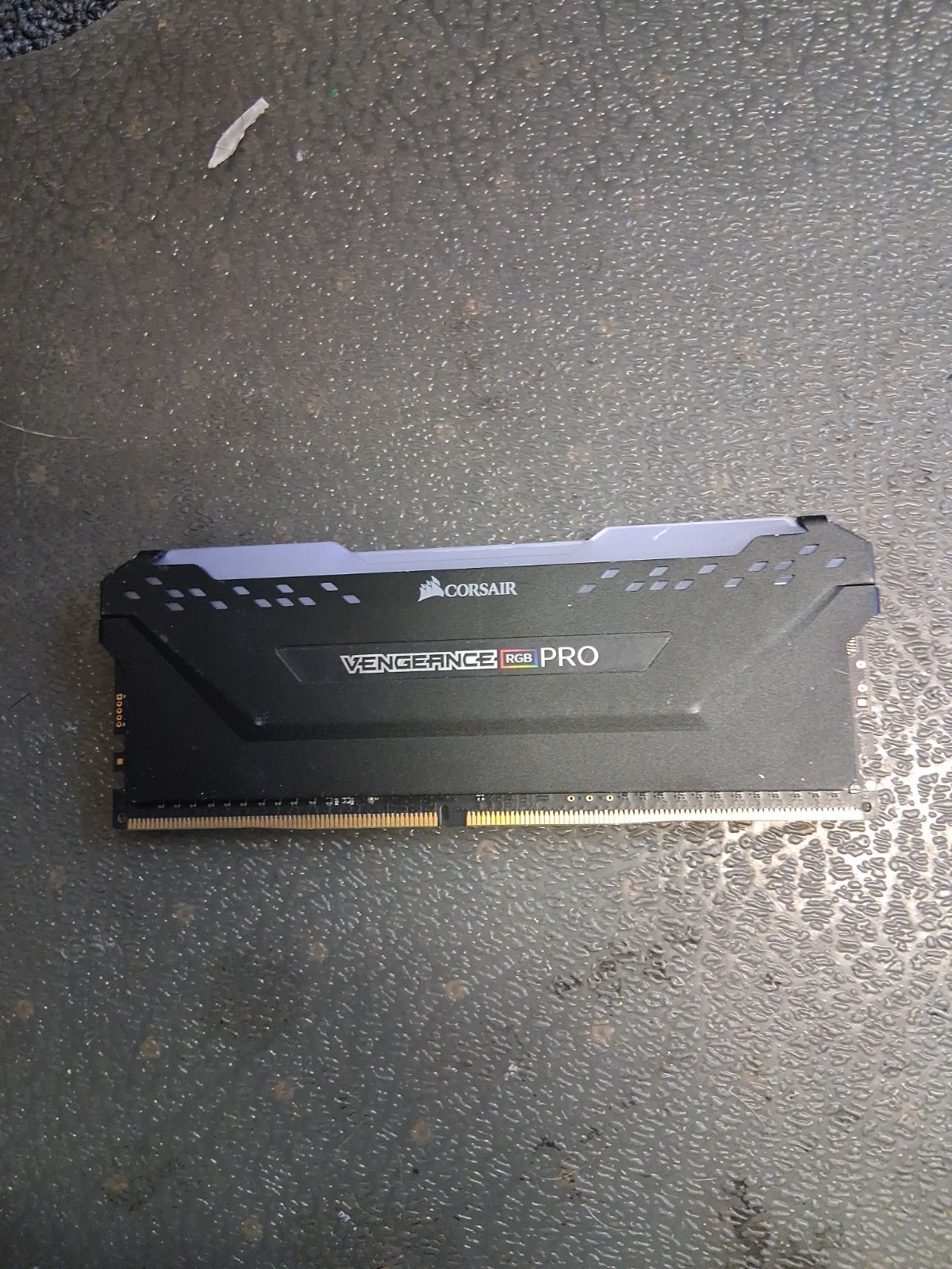 CORSAIR CMW16GX4M2D3000C16 RGB PRO
