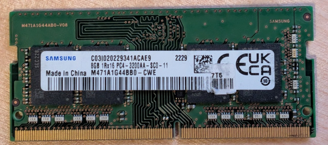 Samsung 8GB DDR4 SO-DIMM PC4-3200AA 260-Pin RAM M471A1G44BB0-CWE Module