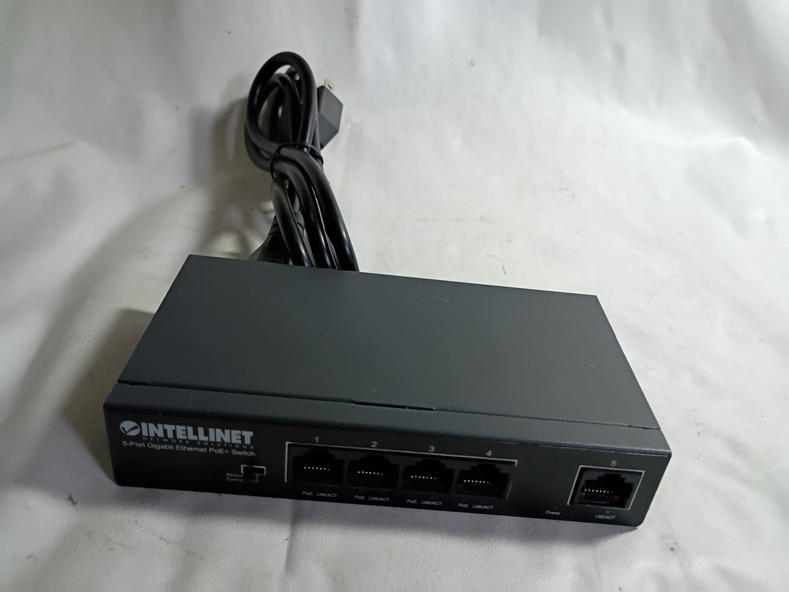 Intellinet 561792 V2 IPS‑05G‑40W 5‑Port Gigabit Ethernet PoE+ Switch – Pre‑Owned