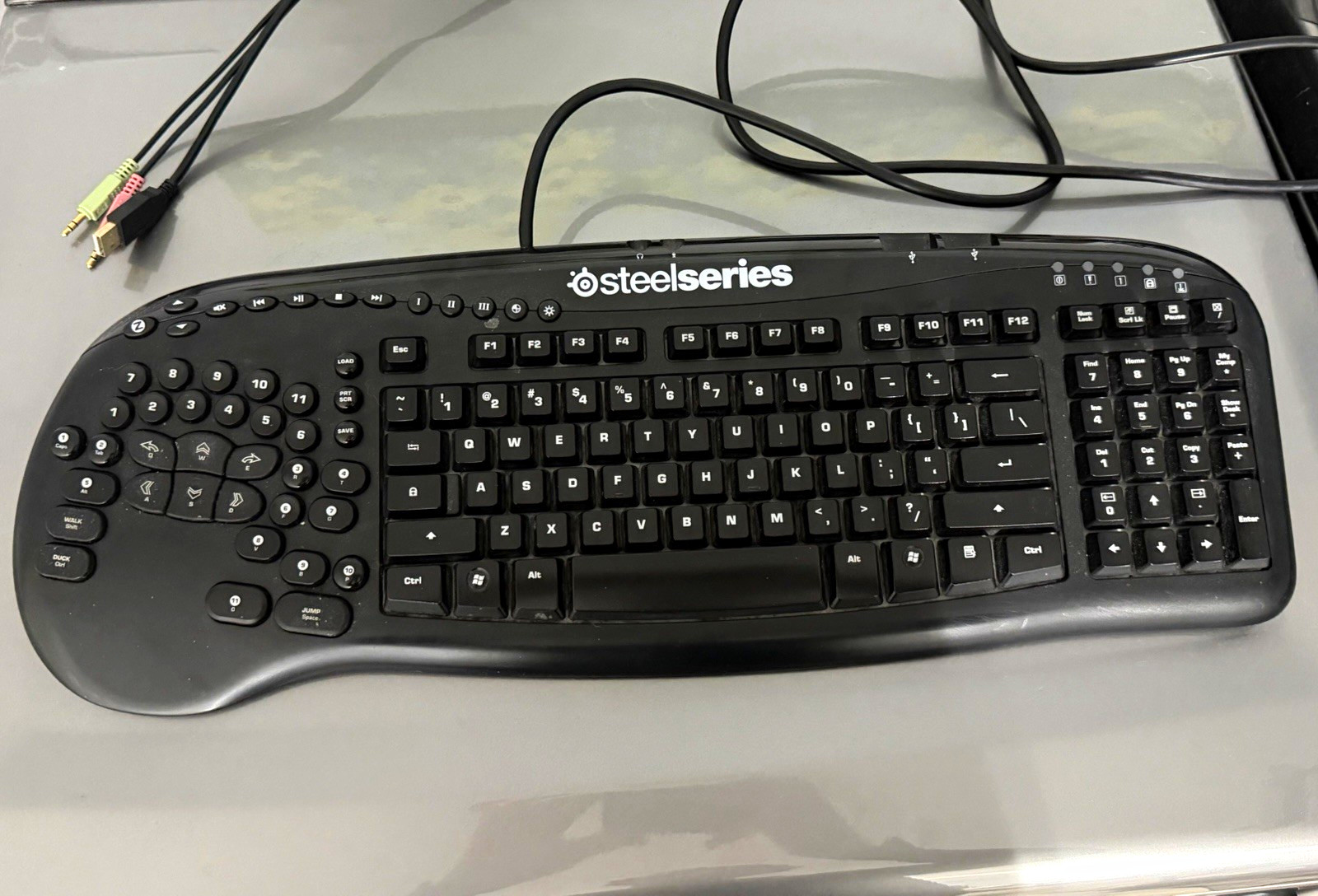 SteelSeries Merc Stealth (Model KUH0702) keyboard
