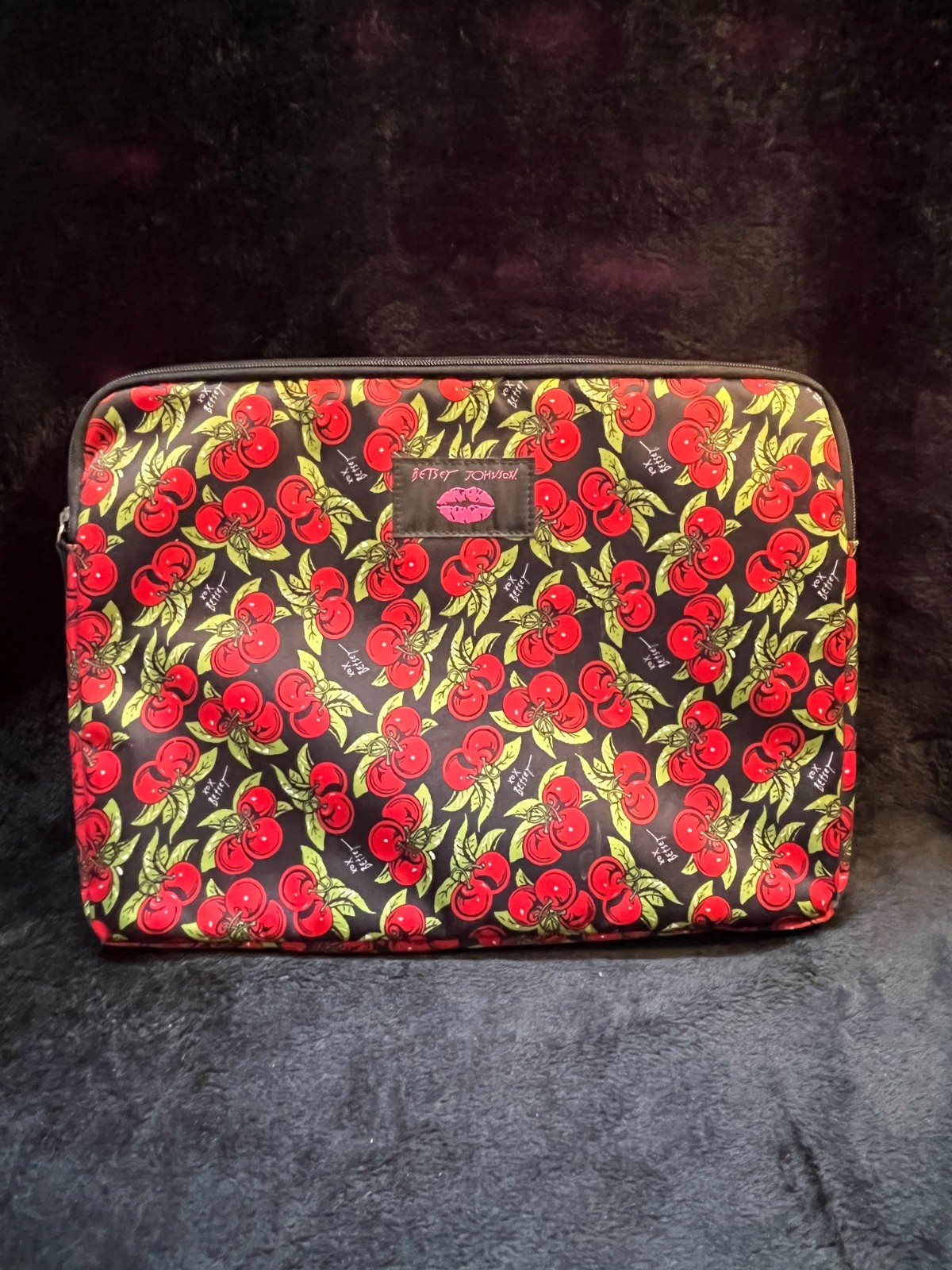 VINTAGE Betsey Johnson Cherry Padded Sleeve Laptop Tablet Case 15"x 11" EUC