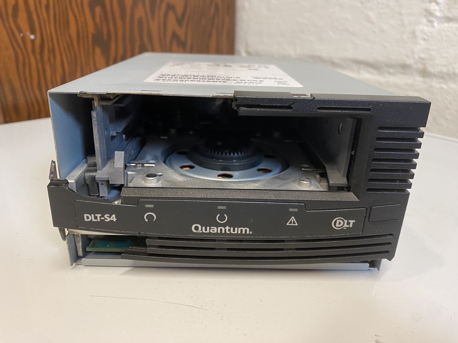 Quantum DLT-S4 TC-S45AT-BR Tape Drive, SCSI, Broken Faceplate
