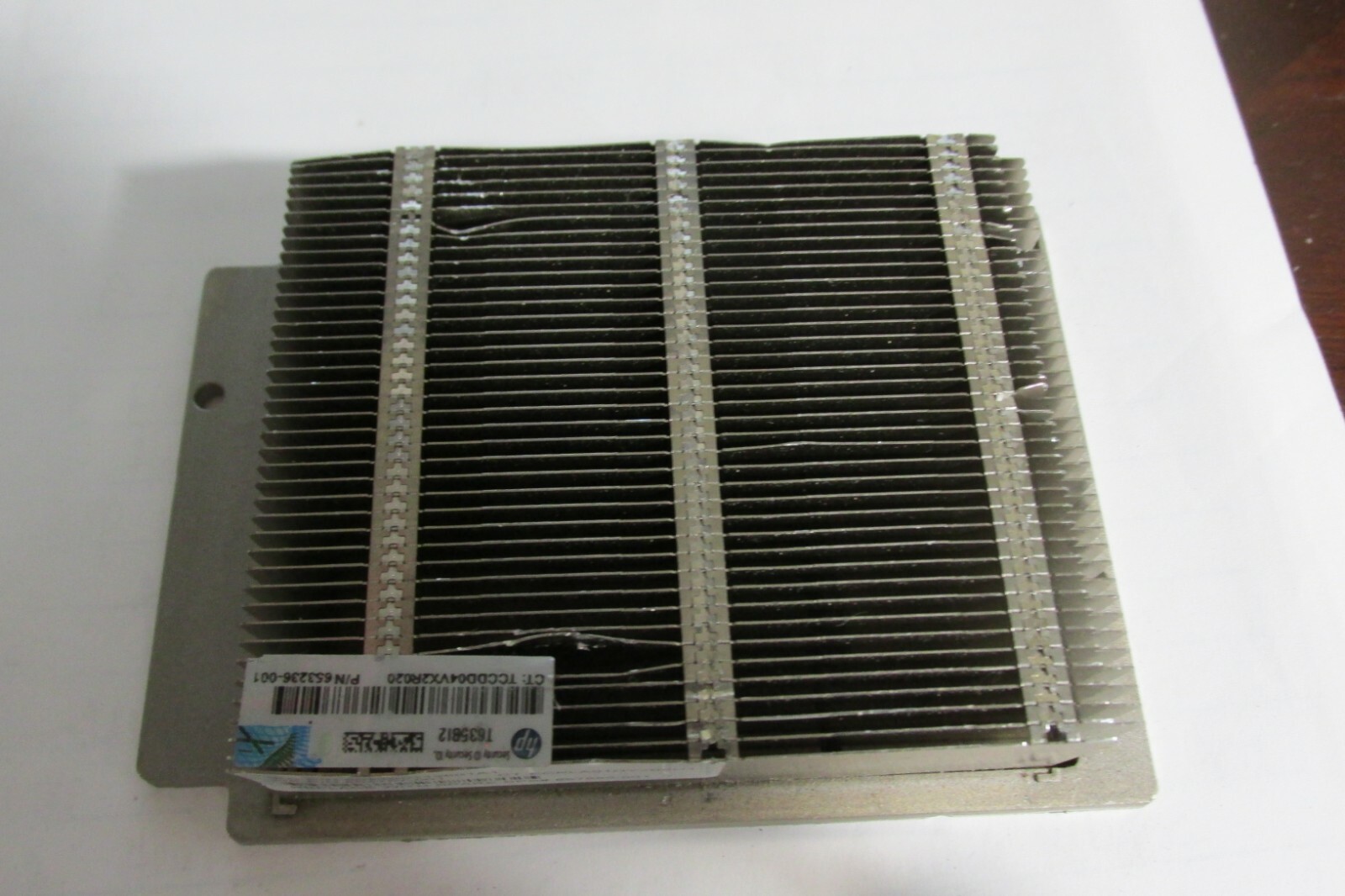 HP 654757-001  HEATSINK for HP PROLIANT DL360 G8