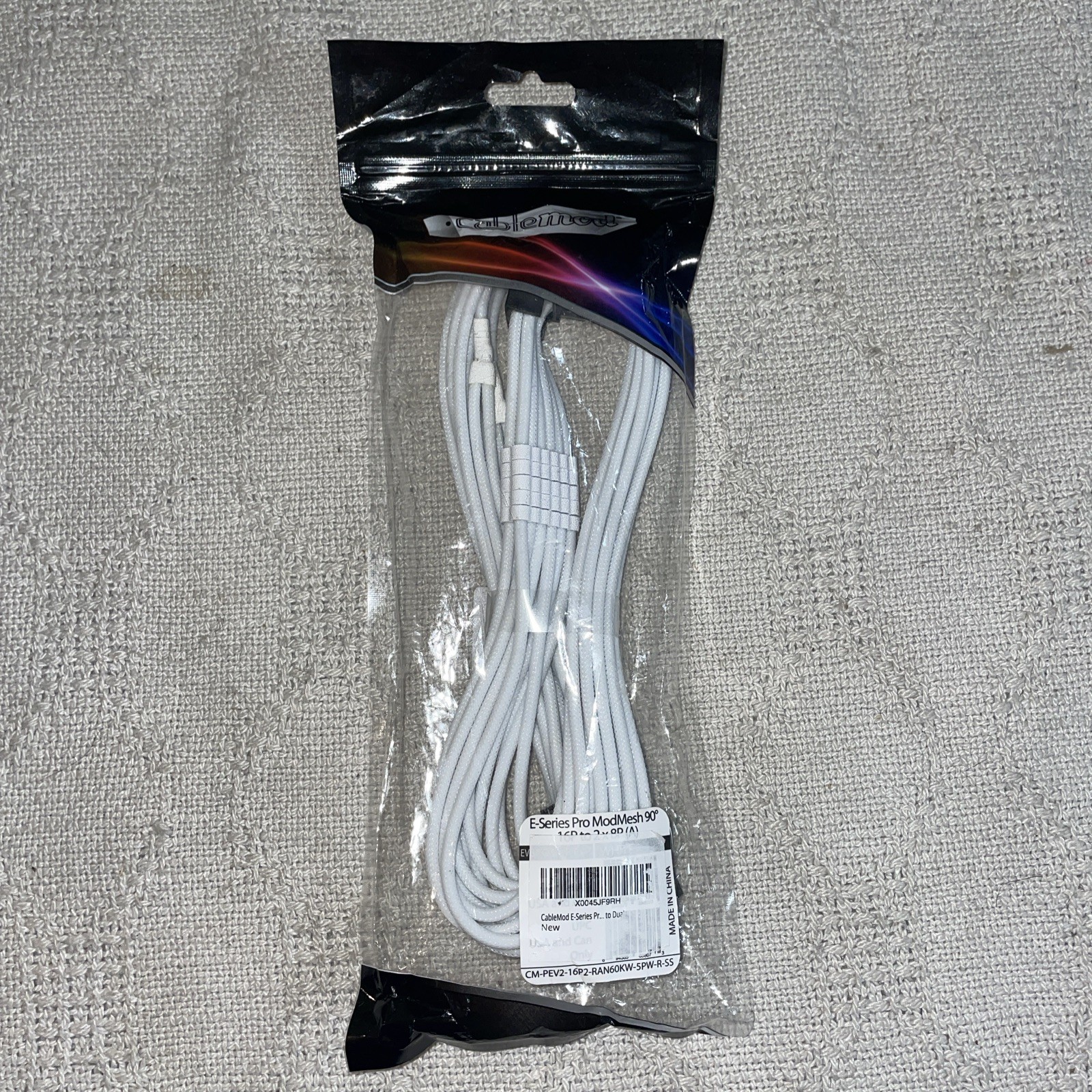 Cablemod RT Series Pro  ModMesh 90 16P to 4 x 8 P (B)