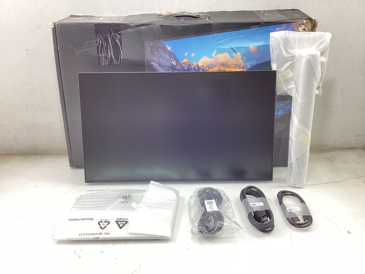 Dell UltraSharp U2424H 24" Full HD LED Monitor - IPS - HDMI/DP