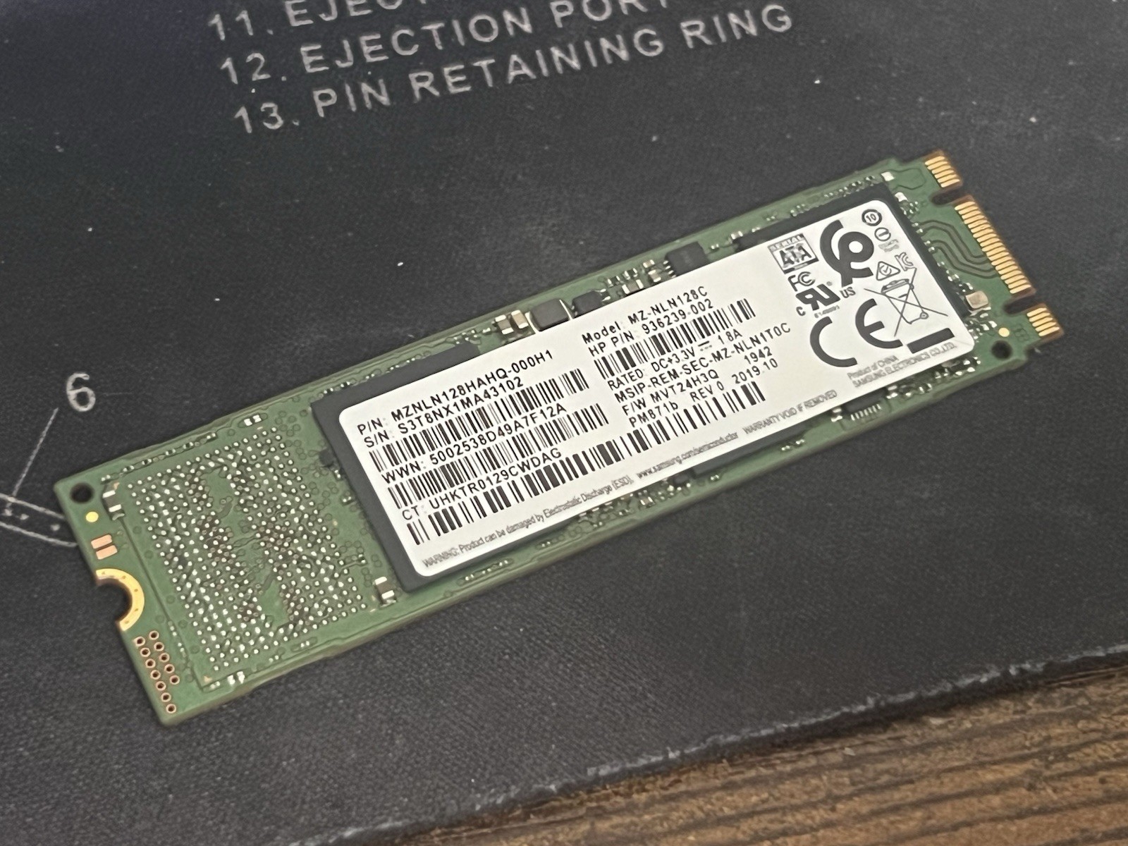 Samsung PM871b 128GB SATA SSD M.2 2280 MZ-NLN128C MZNLN128HAHQ