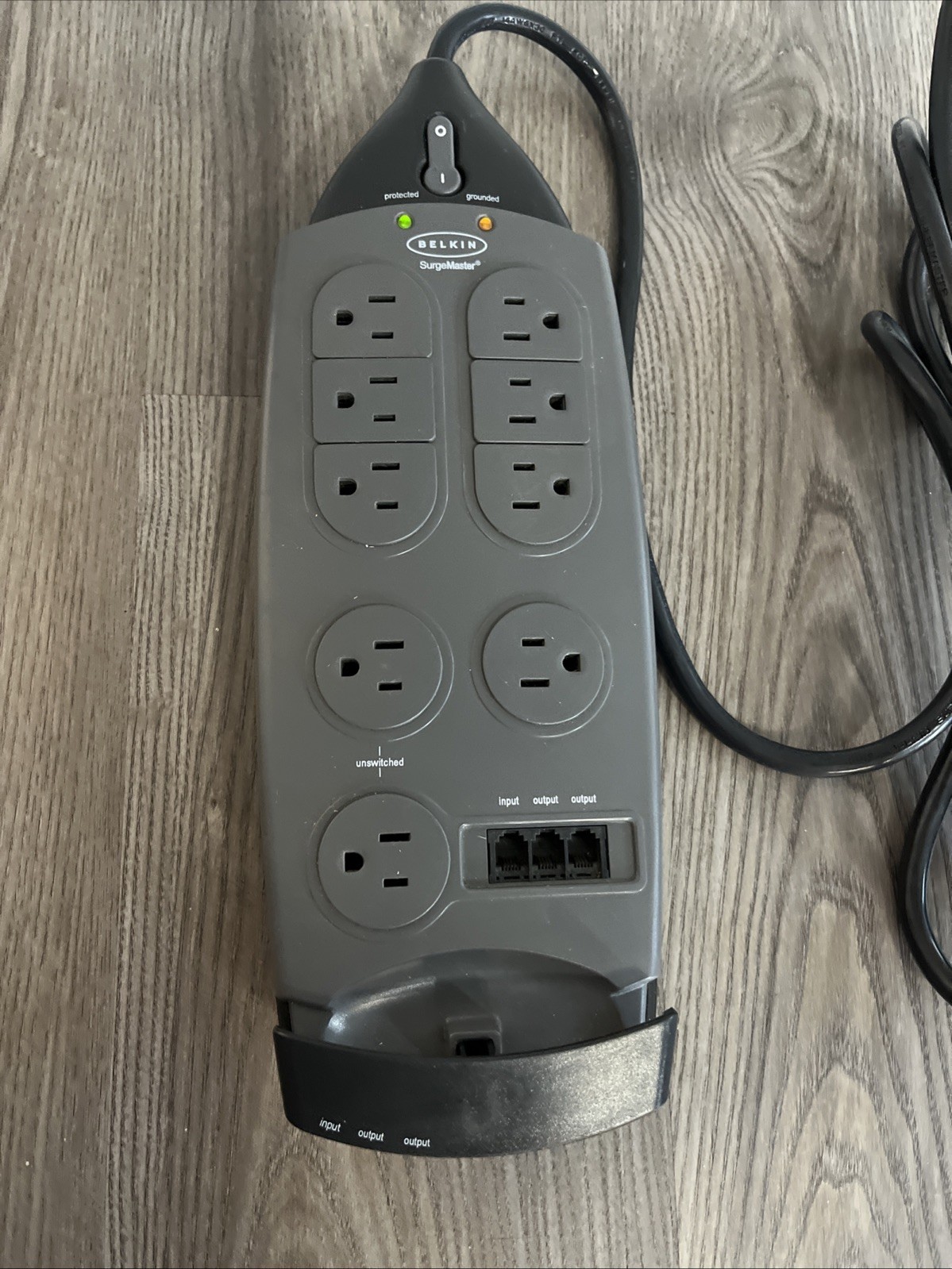 Belkin SurgeMaster F9G930-10-GRY surge protector 9 outlets + Input & Outputs