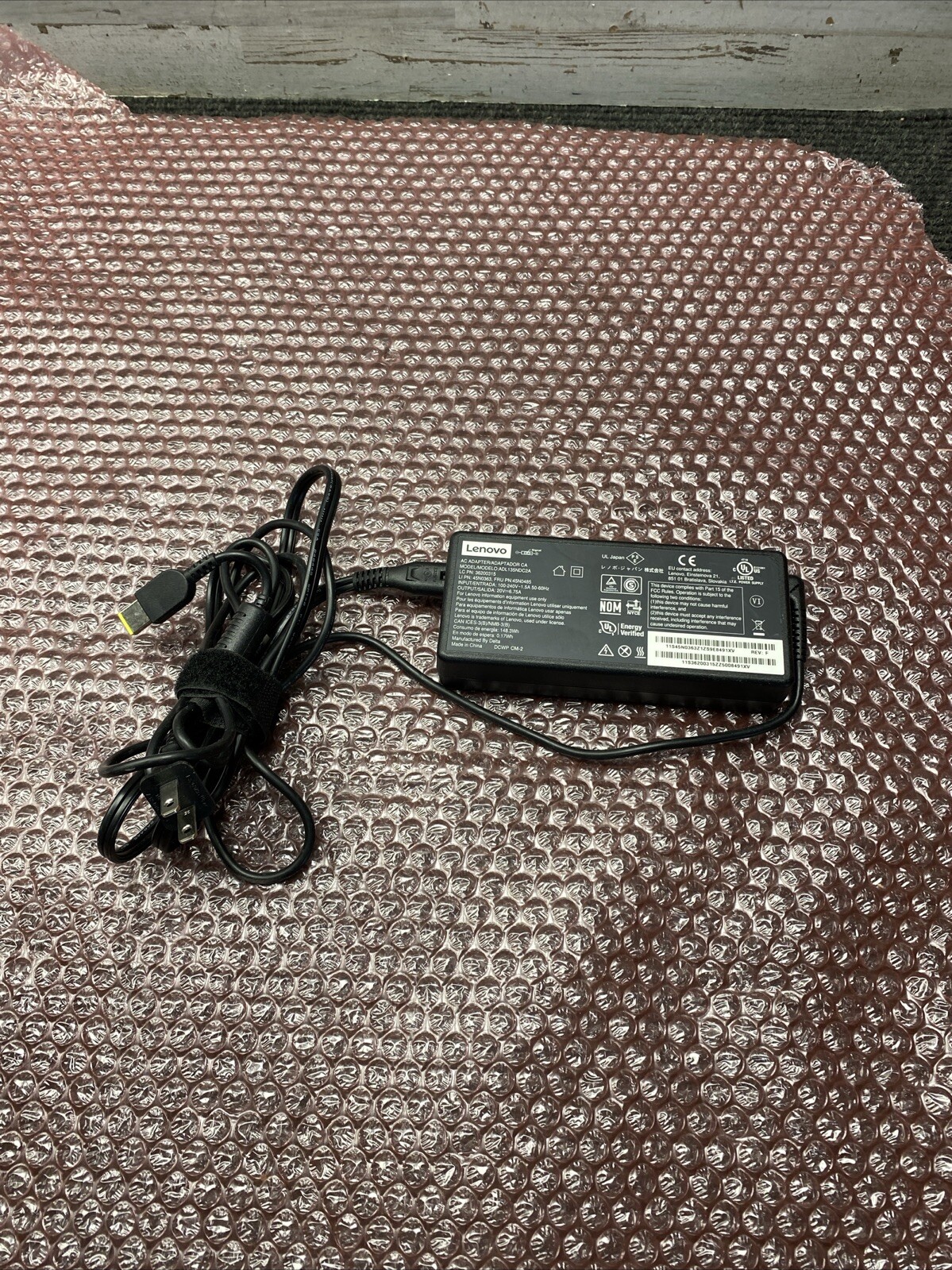 Genuine Lenovo ADL135NDC2A 20V 6.75A Power Adapter