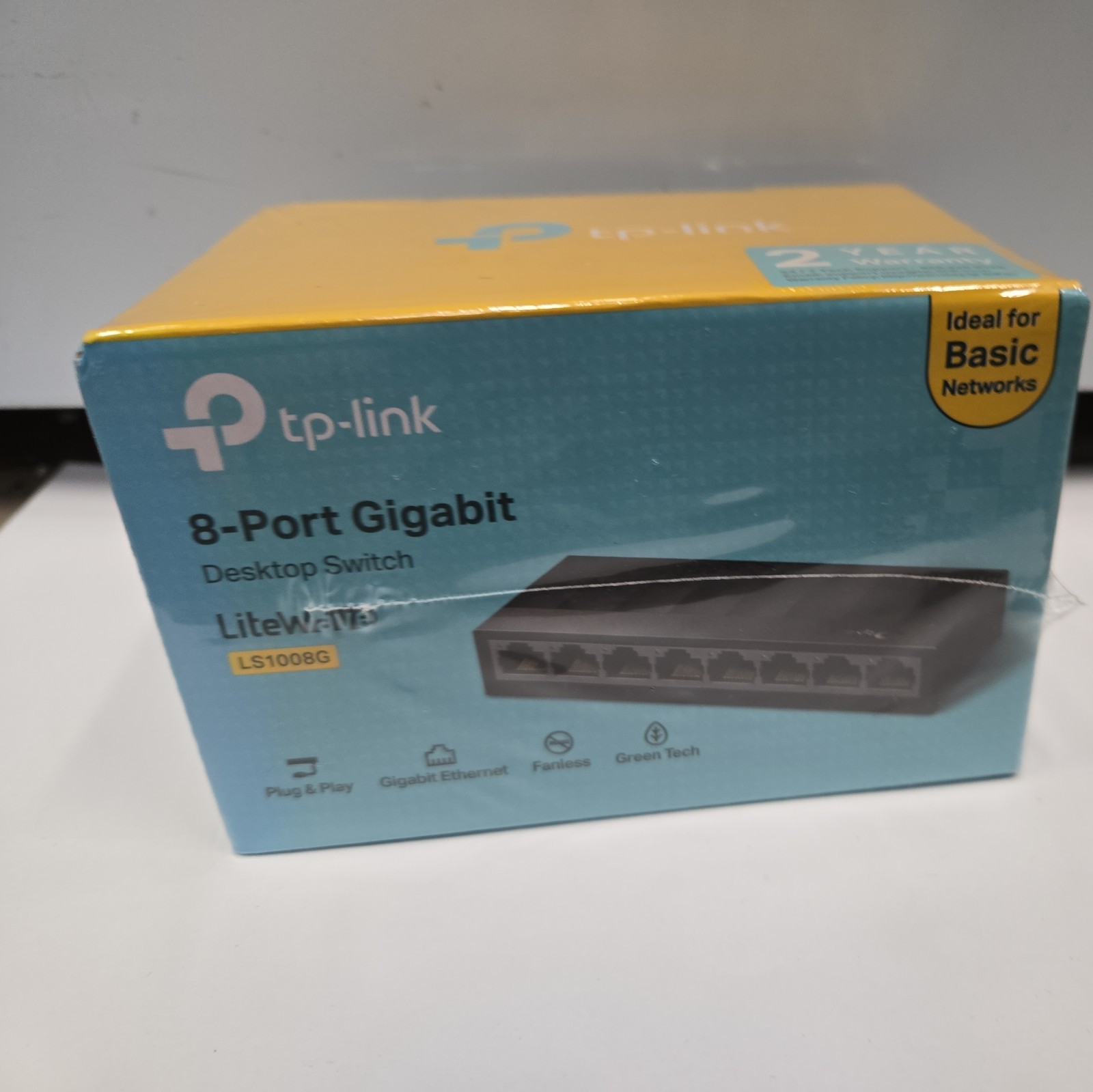 TP-LINK LiteWave LS1008G 8-Port Gigabit Ethernet Desktop Switch Unmanaged