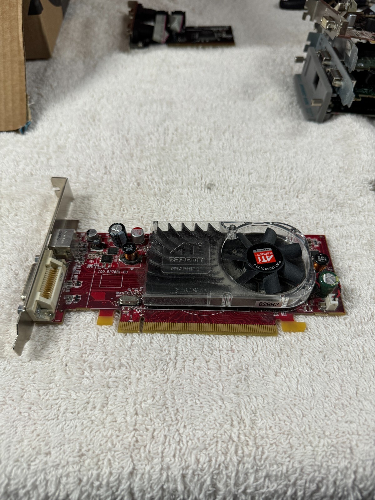 ATI Radeon 109-B27631-00 256MB ATI-102-B27602B Video Card - RED