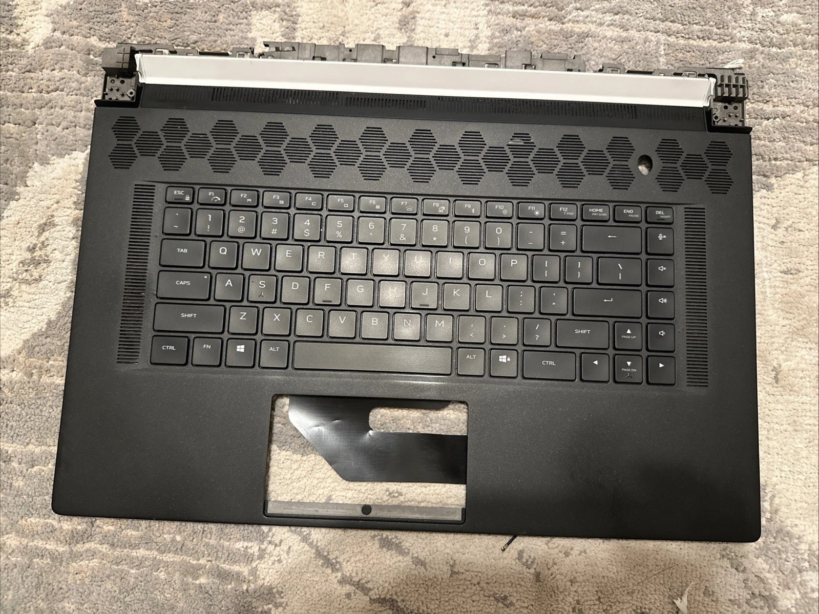 YHR3X Dell Alienware X17 R1 R2 Palmrest Backlit Keyboard  W9