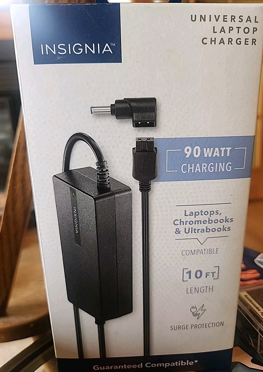 Insignia- Universal Laptop Charger - Black 90 Watt NS-PWLC591