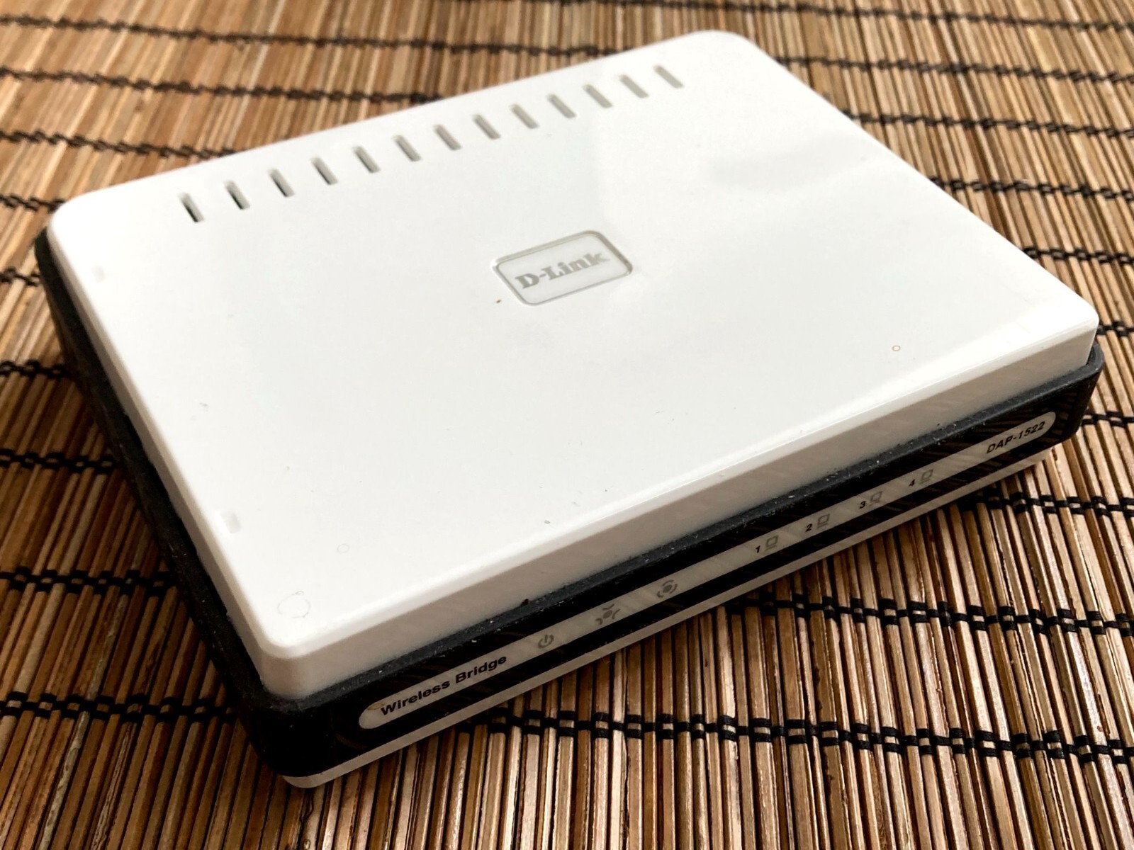 D-Link Extreme N Duo WiFi Bridge/Access Point, Model DAP-1522 with Power Adaptor
