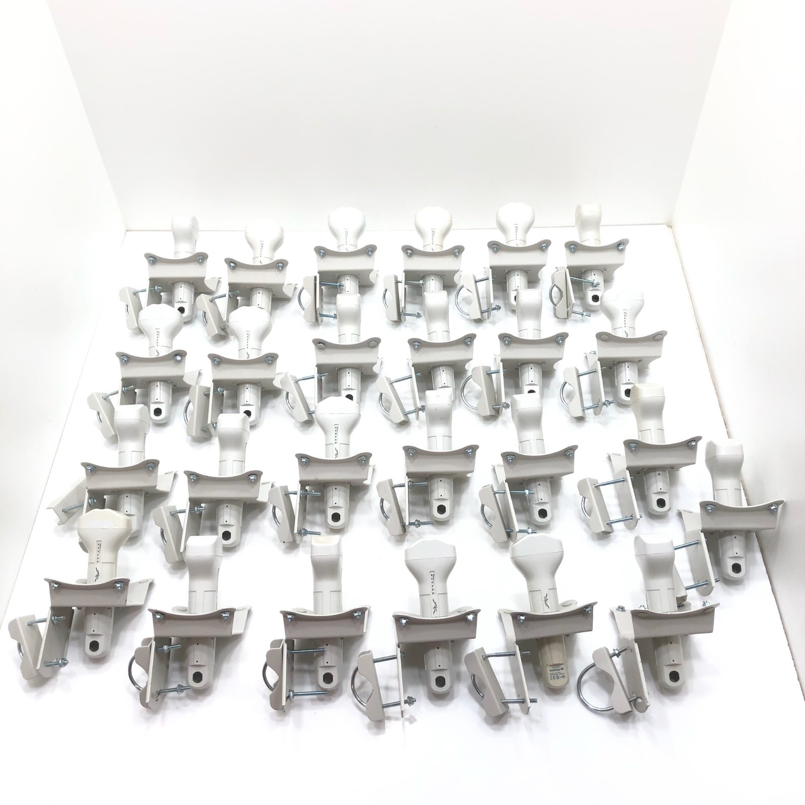 Lot (25) Ubiquiti NanoBridge M5 Radio Antenna Feed & Outdoor PtP Wireless Bridge
