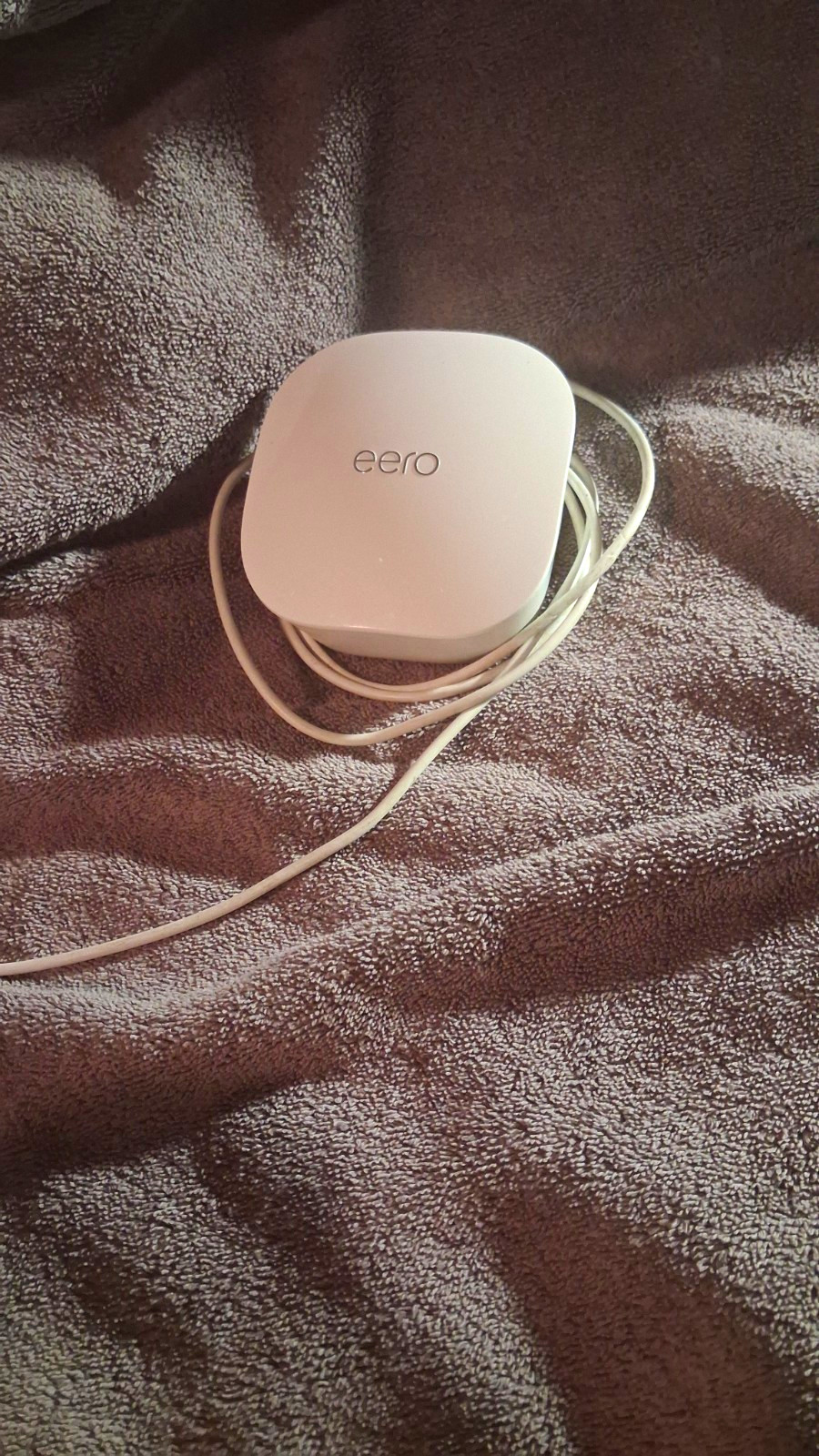 eero Mesh Wi-Fi Router J010001 White, 2 LAN Ethernet (RJ-45) Ports